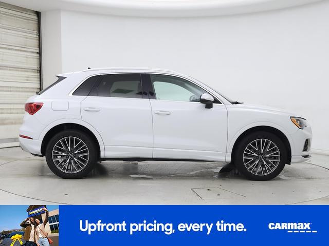 Photo of 2022 White Audi Q3