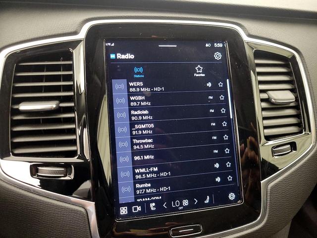 Photo of 2024 Gray Volvo XC90 Recharge Plug-In Hybrid