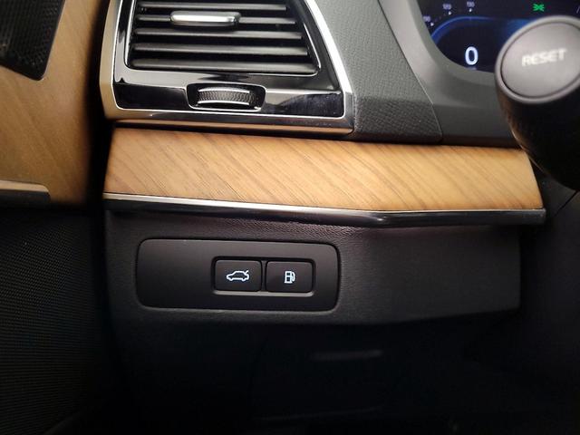Photo of 2024 Gray Volvo XC90 Recharge Plug-In Hybrid