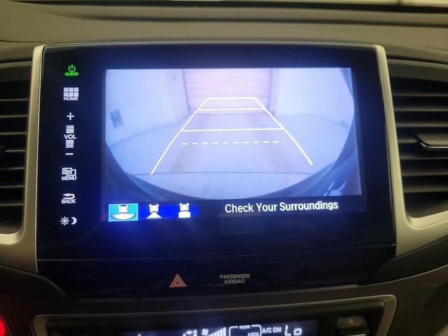 Photo of 2016 Gray Honda Pilot