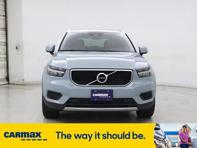Photo of 2019 Blue Volvo XC40