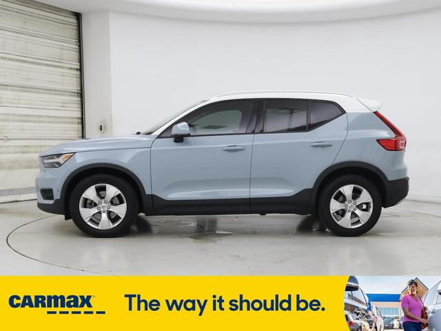 Photo of 2019 Blue Volvo XC40