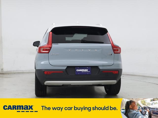 Photo of 2019 Blue Volvo XC40
