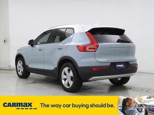 Photo of 2019 Blue Volvo XC40