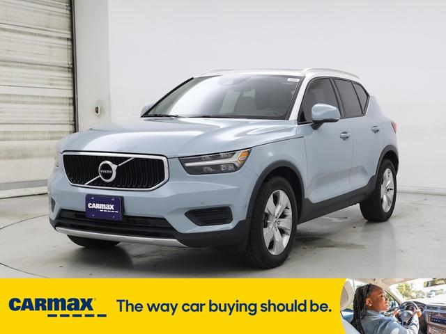 Photo of 2019 Blue Volvo XC40