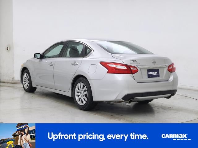 Photo of 2017 Gray Nissan Altima