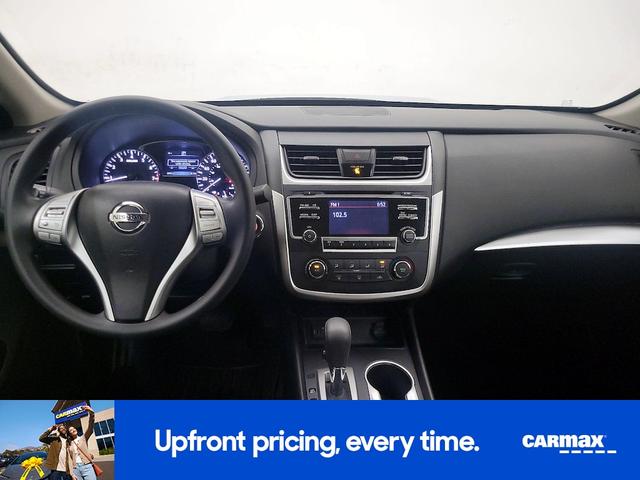Photo of 2017 Gray Nissan Altima