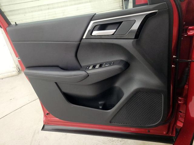 Photo of 2023 Red Mitsubishi Outlander