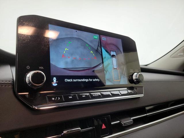 Photo of 2023 Red Mitsubishi Outlander