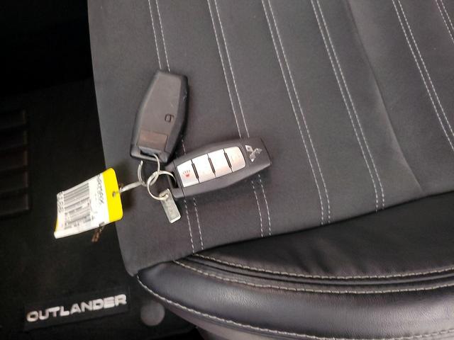 Photo of 2023 Red Mitsubishi Outlander
