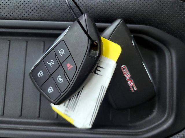 Photo of 2021 Gray GMC Yukon