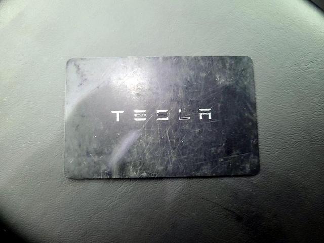 Photo of 2021 White Tesla Model 3