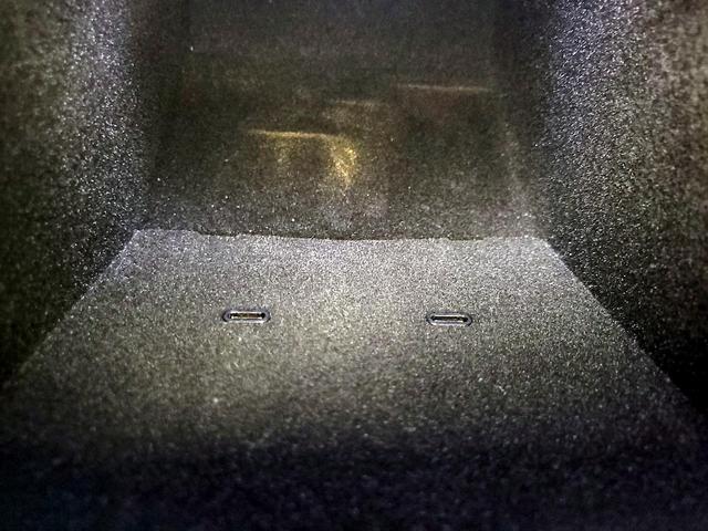 Photo of 2021 White Tesla Model 3