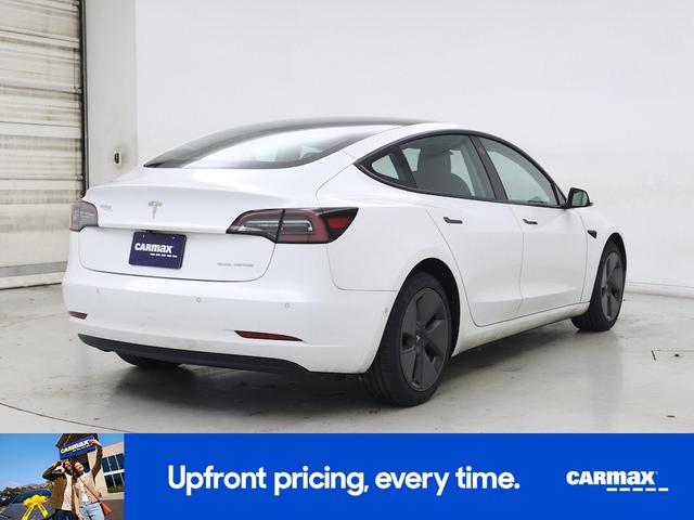 Photo of 2021 White Tesla Model 3
