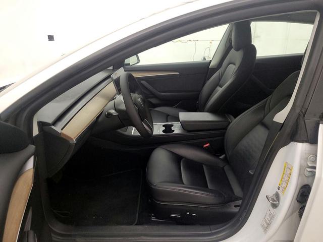 Photo of 2021 White Tesla Model 3