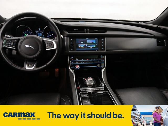 Photo of 2016 Black Jaguar XF