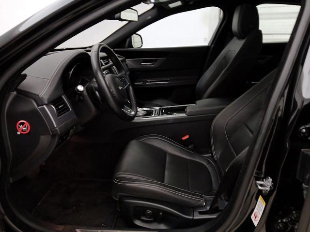 Photo of 2016 Black Jaguar XF