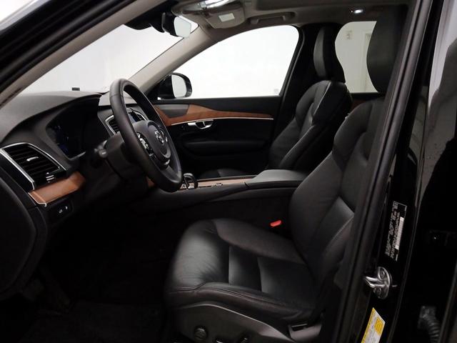 Photo of 2024 Black Volvo XC90 Recharge Plug-In Hybrid