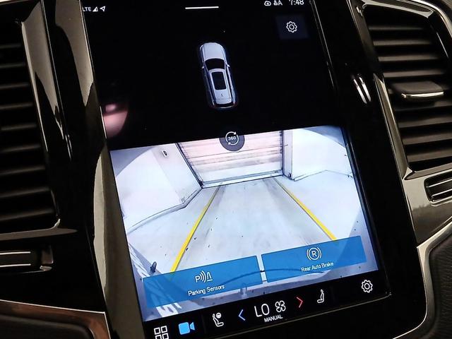 Photo of 2024 Black Volvo XC90 Recharge Plug-In Hybrid