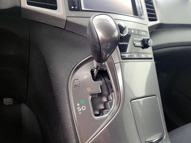 Photo of 2014 Silver Toyota Venza