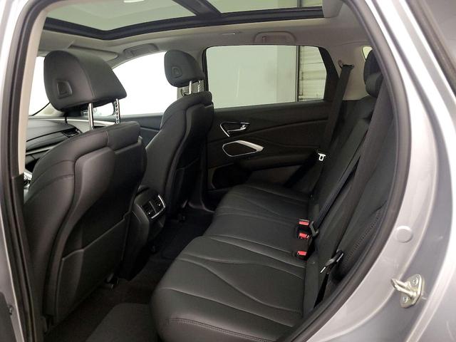 Photo of 2019 Silver Acura RDX