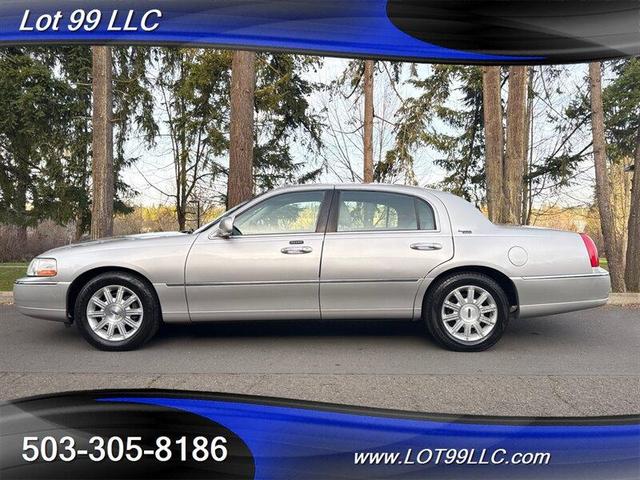 2011 Lincoln Town Car