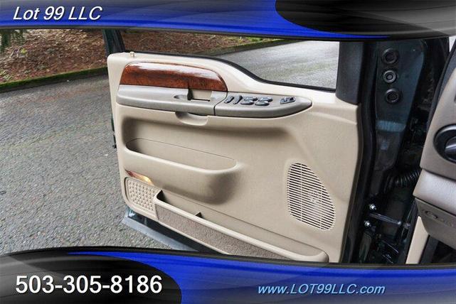 Photo of 2001 Dark Satin Green Clearcoat Metallic Ford Excursion