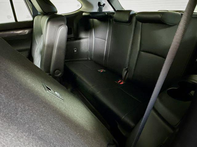 Photo of 2022 Midnight Black Metallic Toyota Highlander