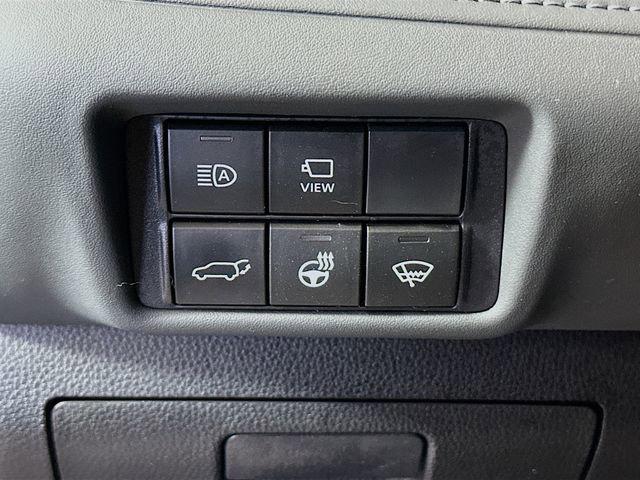 Photo of 2022 Midnight Black Metallic Toyota Highlander
