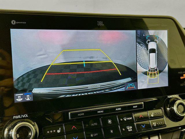 Photo of 2022 Midnight Black Metallic Toyota Highlander