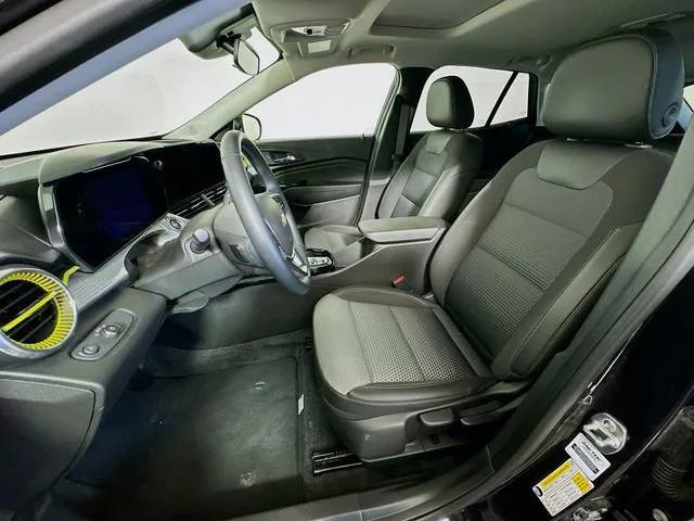 Photo of 2024 Mosaic Black Chevrolet Trax