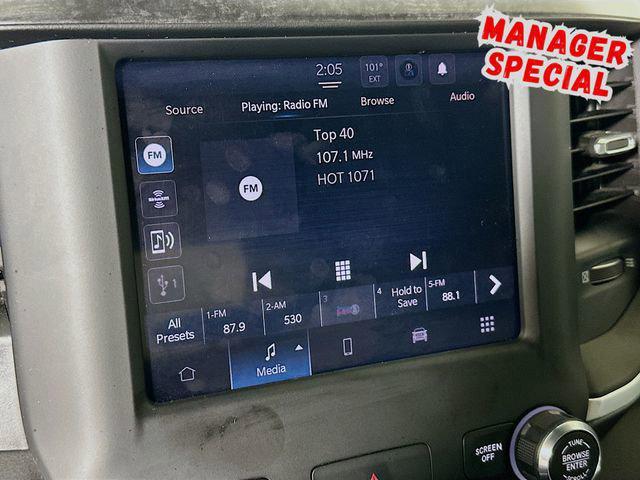 Photo of 2022 Diamond Black Crystal Pearlcoat RAM 1500