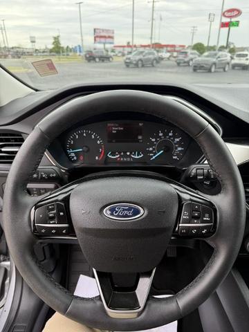 Photo of 2022 Silver Ford Escape