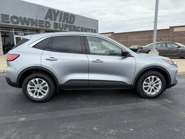 Photo of 2022 Silver Ford Escape