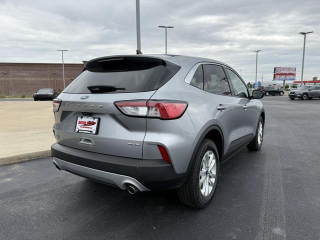 Photo of 2022 Silver Ford Escape