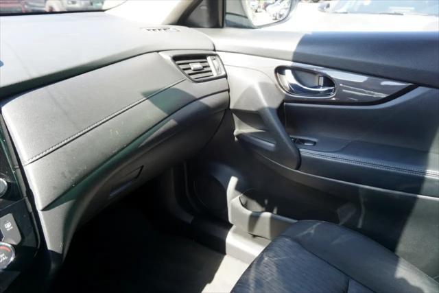 Photo of 2019 Magnetic Black Pearl Nissan Rogue