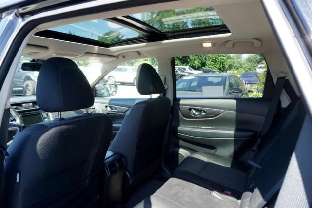 Photo of 2019 Magnetic Black Pearl Nissan Rogue