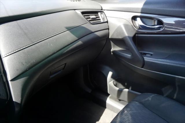 Photo of 2019 Magnetic Black Pearl Nissan Rogue