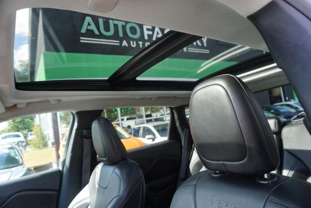 Photo of 2020 Granite Crystal Metallic Clearcoat Jeep Cherokee