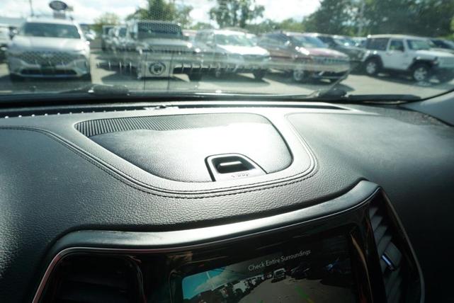 Photo of 2020 Granite Crystal Metallic Clearcoat Jeep Cherokee