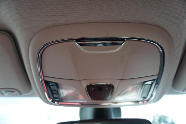 Photo of 2020 Granite Crystal Metallic Clearcoat Jeep Cherokee