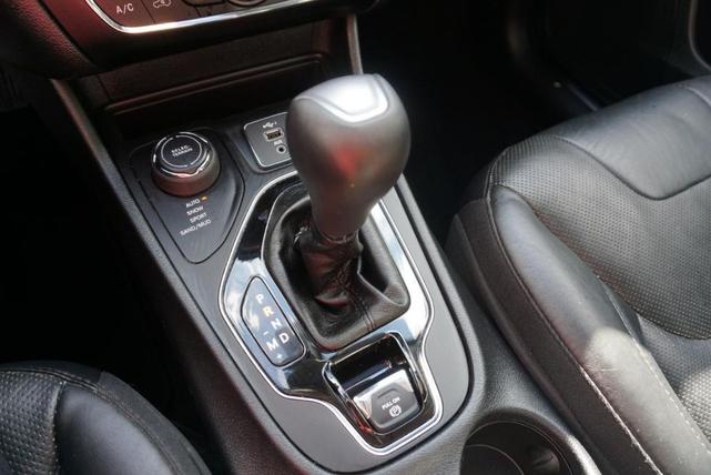 Photo of 2020 Granite Crystal Metallic Clearcoat Jeep Cherokee