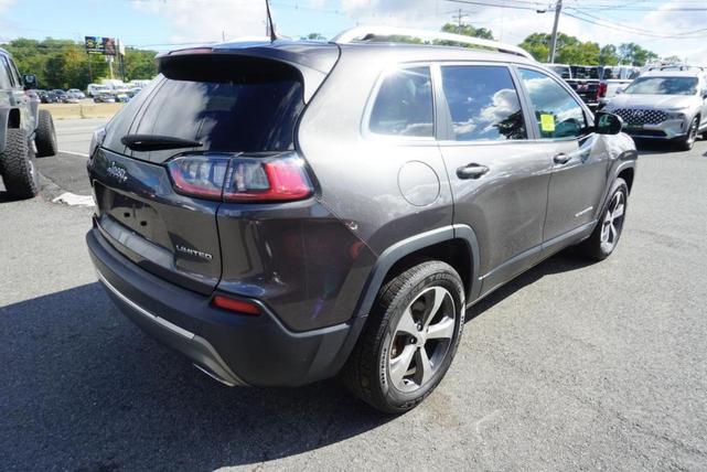 Photo of 2020 Granite Crystal Metallic Clearcoat Jeep Cherokee