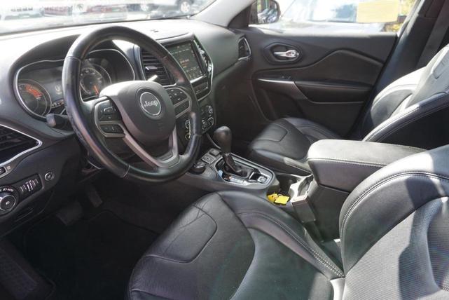 Photo of 2020 Granite Crystal Metallic Clearcoat Jeep Cherokee