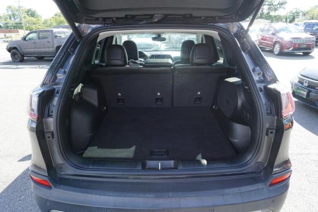 Photo of 2020 Granite Crystal Metallic Clearcoat Jeep Cherokee
