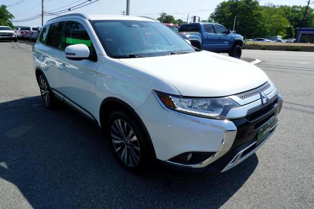Photo of 2020 Alloy Silver Metallic Mitsubishi Outlander