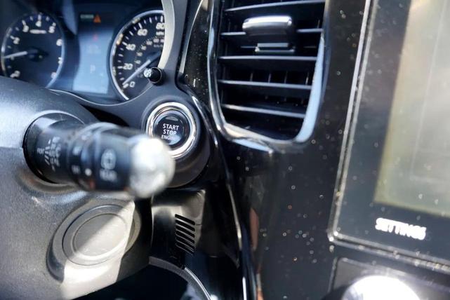 Photo of 2020 Alloy Silver Metallic Mitsubishi Outlander