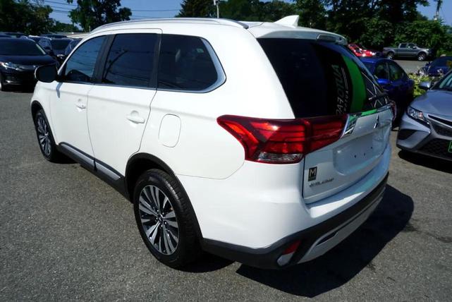 Photo of 2020 Alloy Silver Metallic Mitsubishi Outlander