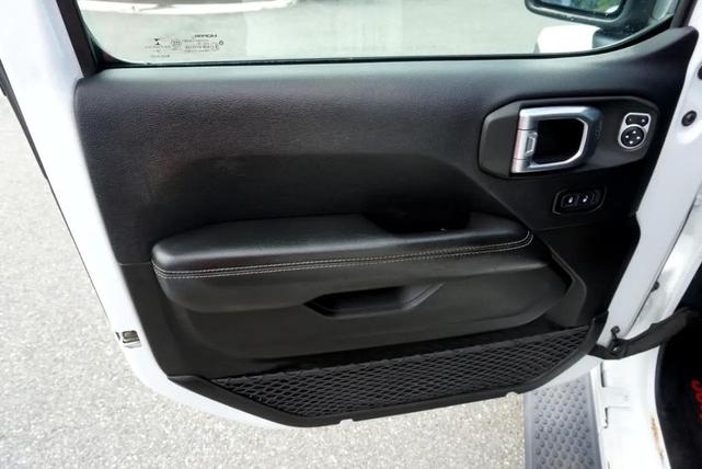 Photo of 2019 Bright White Clearcoat Jeep Wrangler Unlimited