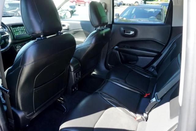 Photo of 2018 Granite Crystal Metallic Clearcoat Jeep Compass